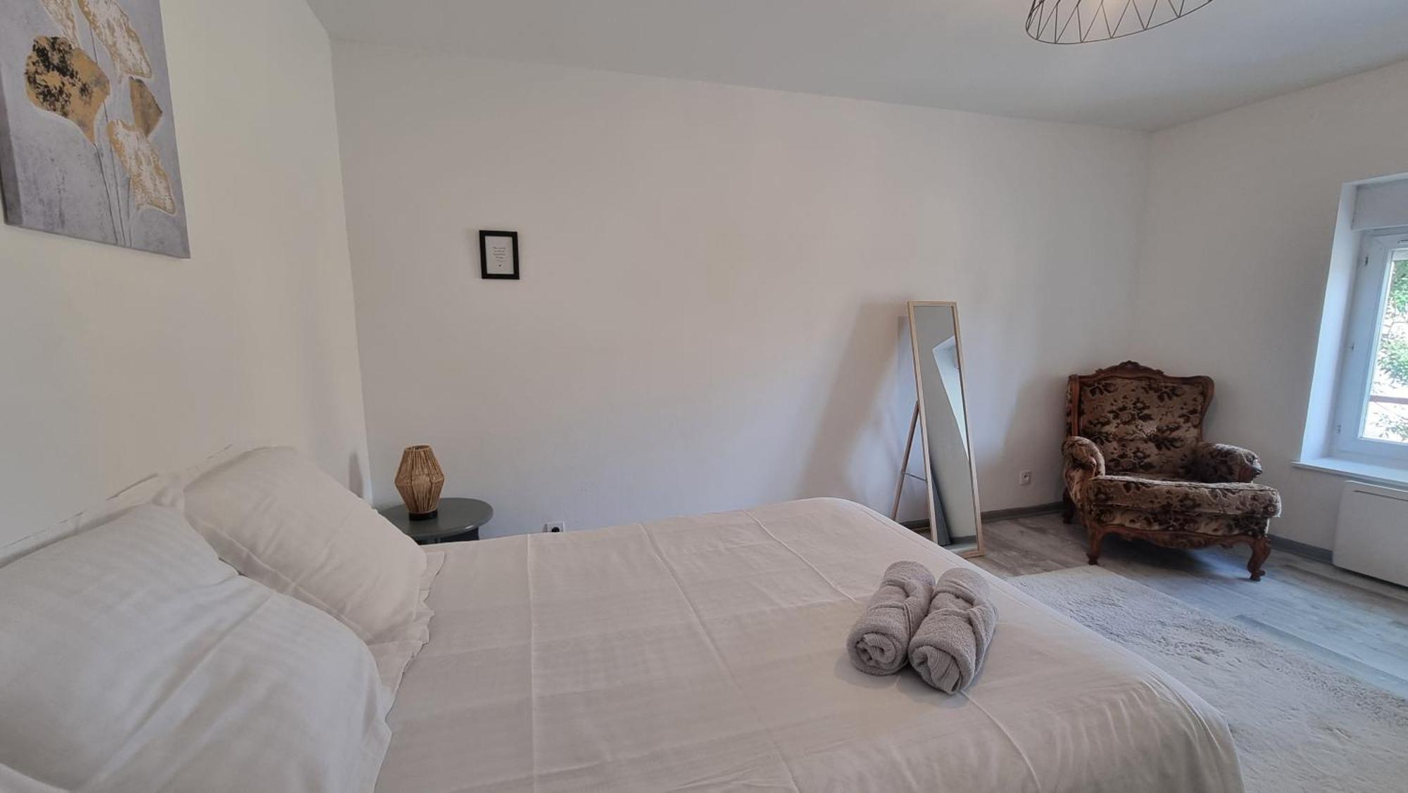 Apt 2 Pieces Cosy Le Rimbaud ชาร์เลอวิลล์-เมซิแยร์ ภายนอก รูปภาพ